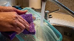 Plastic Container Odors Will Disappear: 3 Simple Kitchen Staples That Help