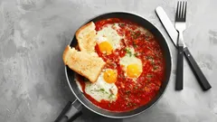 How to Fry Eggs Perfectly: A Recipe for the Ideal Italian Breakfast